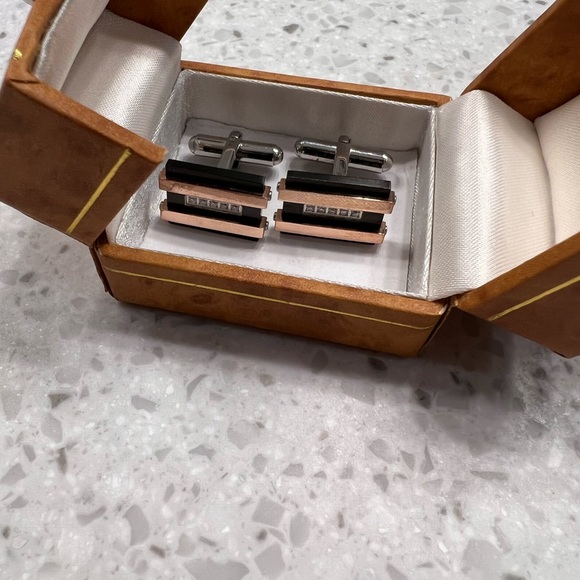 MICHAEL HILL ROSE GOLD SWAROVSKI CRYSTAL CUFF LINKS - Picture 8 of 10